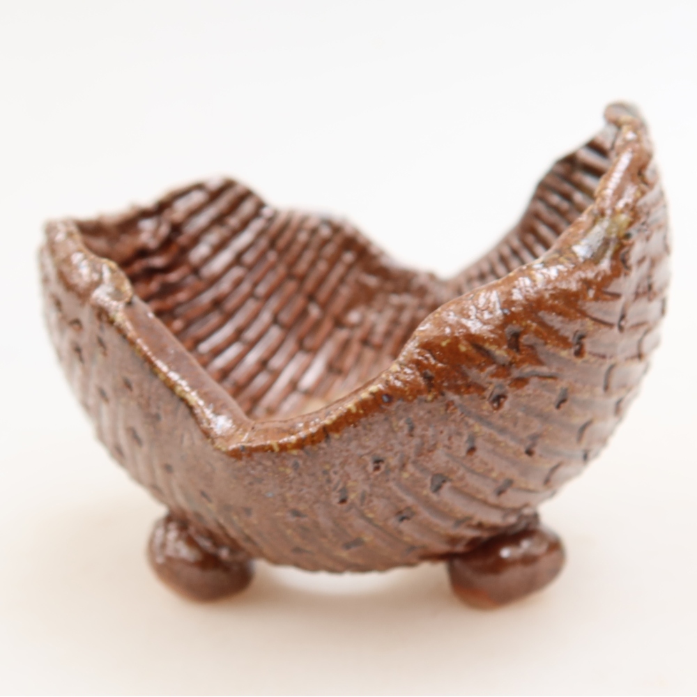 Coquille en céramique  9 x 8,5 x 7 cm, couleur marron