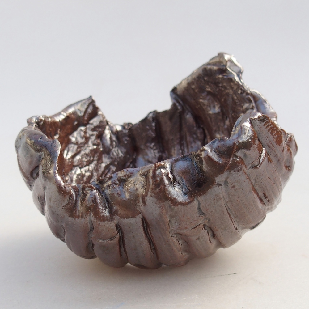 Coquille en céramique 9 x 8,5 x 4 cm , couleur marron