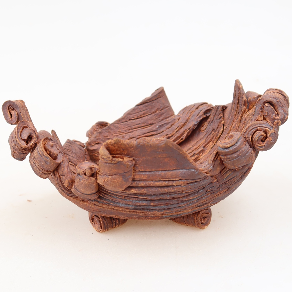Coquille en céramique  13,5 x 10,5 x 7 cm , couleur marron