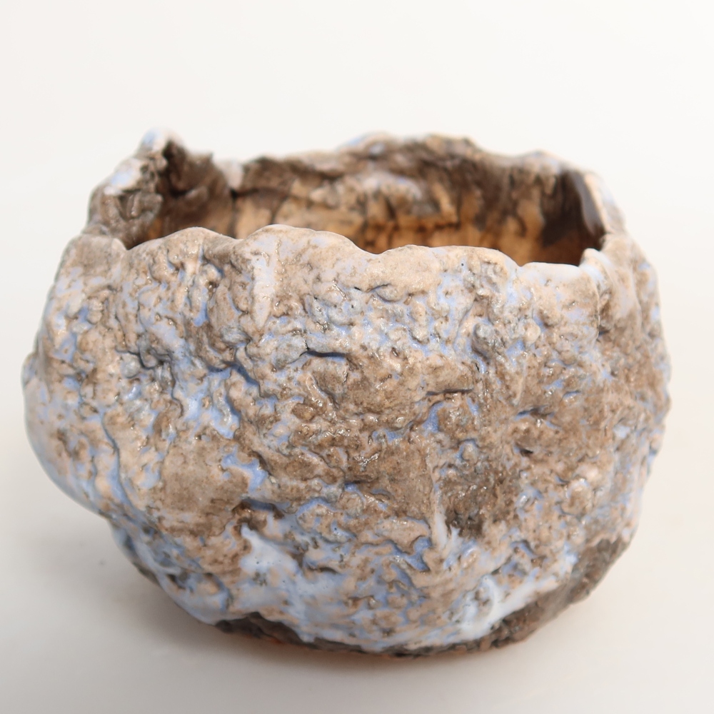Coquille en céramique  7,5 x 7 x 6 cm, couleur bleu-brun