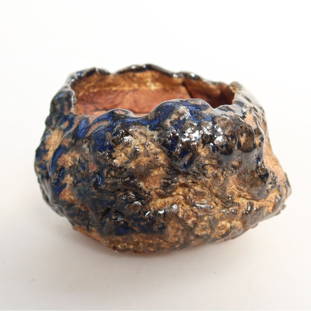 Coquille en céramique  7 x 7 x 5,5 cm, couleur bleu-brun