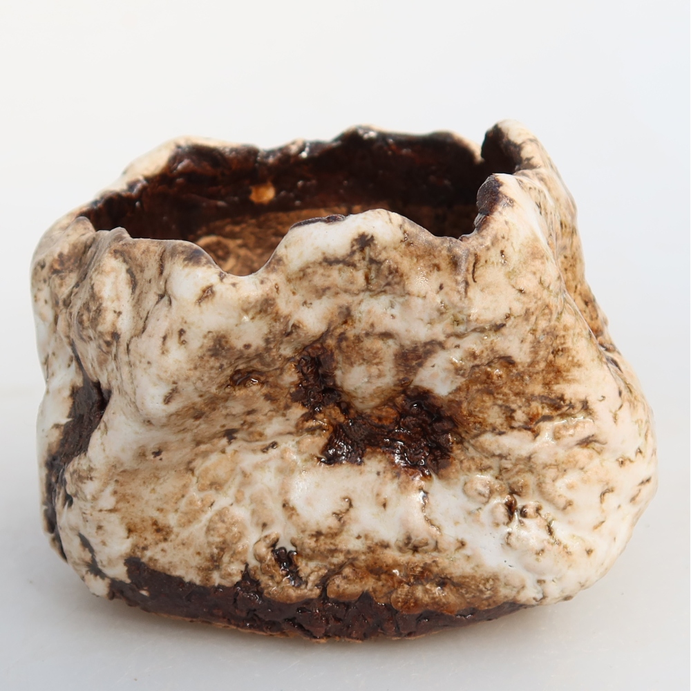 Coquille en céramique  7 x 7 x 6 cm, couleur blanc-brun