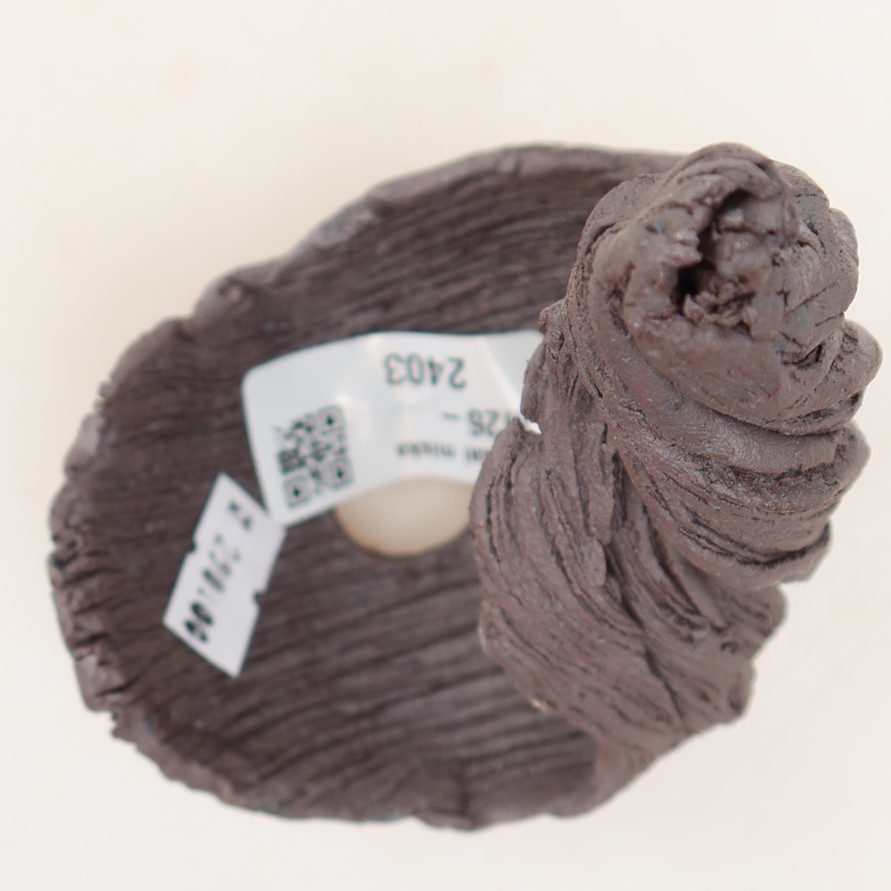 Coquille en céramique  7,5 x 7,5 x 13 cm , couleur marron