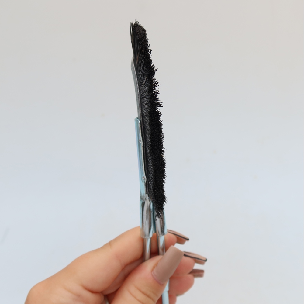 Outils pour bonsaï - Petite brosse JIN en nylon V-4