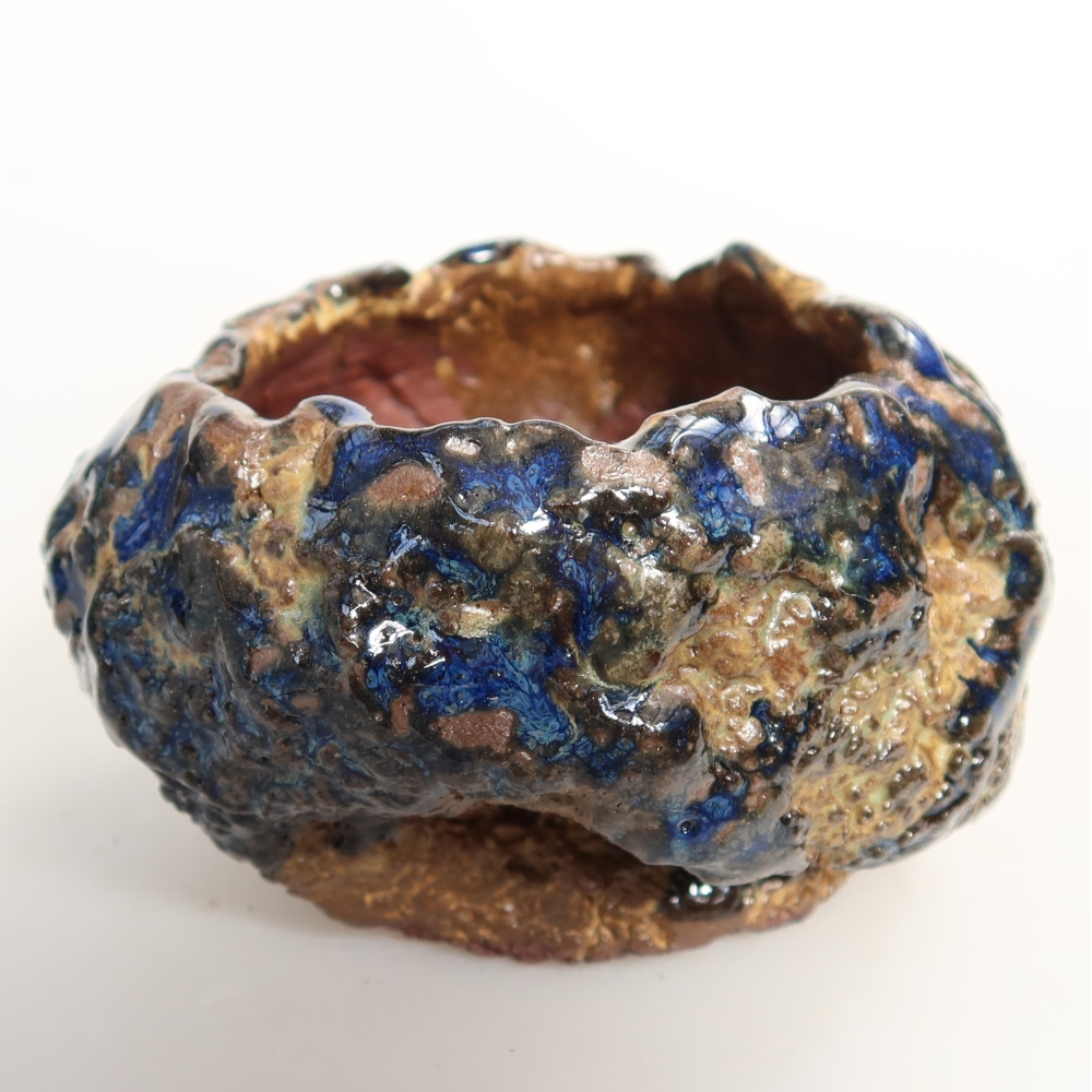 Coquille en céramique  7,5 x 7 x 5,5 cm, couleur bleu-brun
