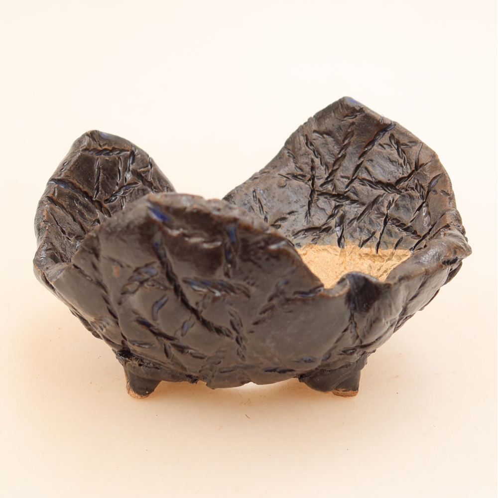 Coquille en céramique  10 x 9,5 x 6 cm, couleur bleu-noir