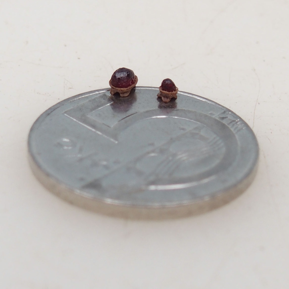 Suiseki - Pierre avec DAI (base en bois)