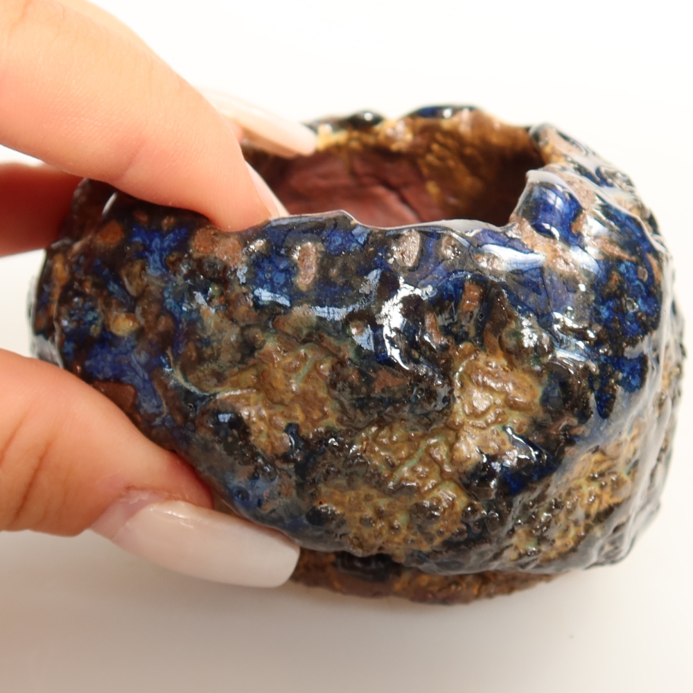 Coquille en céramique  7,5 x 7 x 5,5 cm, couleur bleu-brun