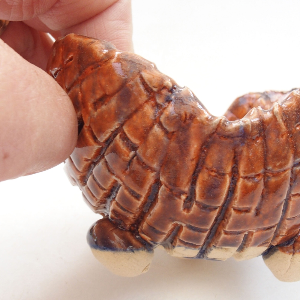 Coquille en céramique 7,5 x 7 x 6 cm , couleur marron