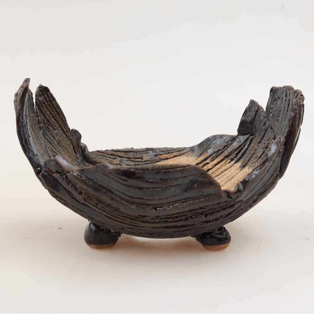Coquille en céramique  11 x 8,5 x 6,5 cm, couleur noir-vert