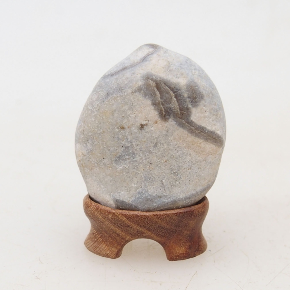 Suiseki - Pierre avec DAI (base en bois)