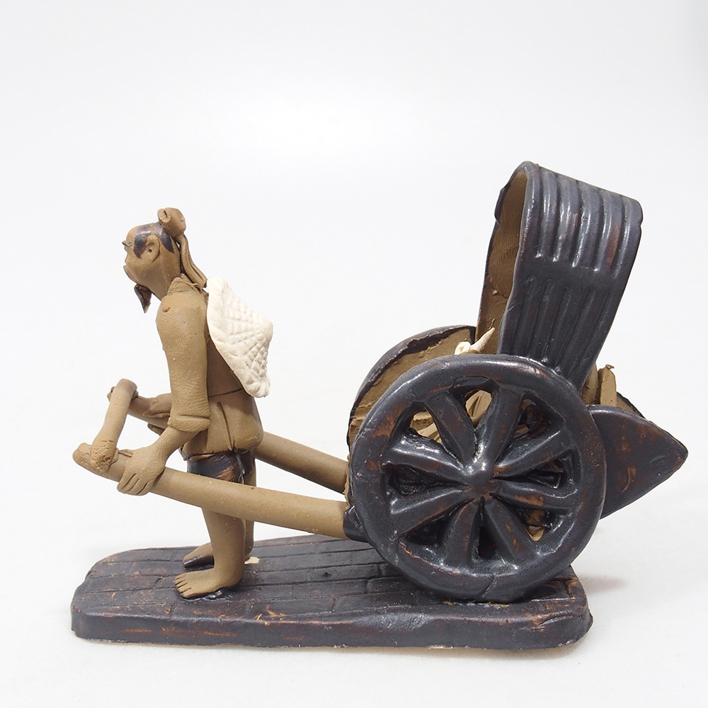 Figurine en céramique - calèche