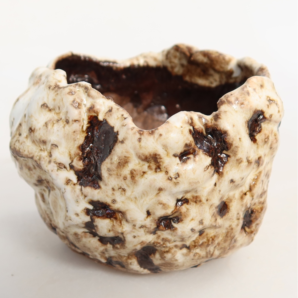 Coquille en céramique  7,5 x 7,5 x 6 cm, couleur blanc-brun