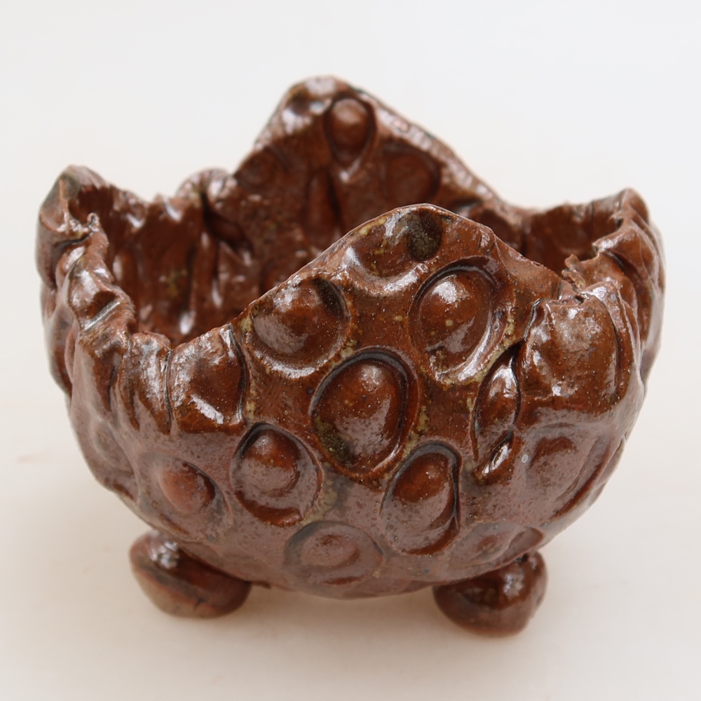 Coquille en céramique  8,5 x 8 x 6,5 cm, couleur marron