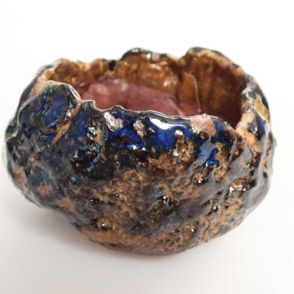 Coquille en céramique  7 x 7 x 5,5 cm, couleur bleu-brun