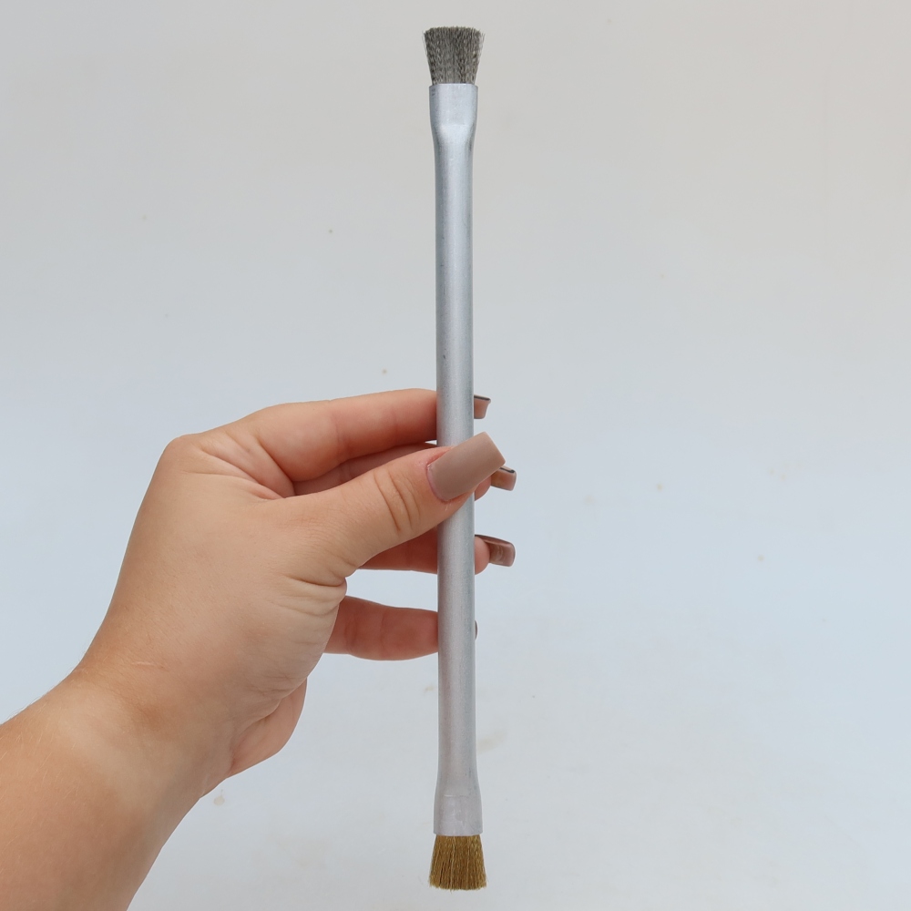 Outils pour bonsaï - Petite brosse métallique JIN V-7