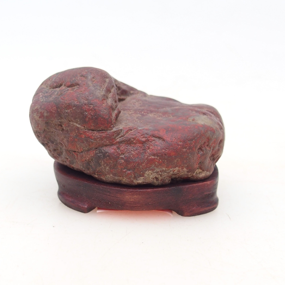 Suiseki - Pierre avec DAI (base en bois)