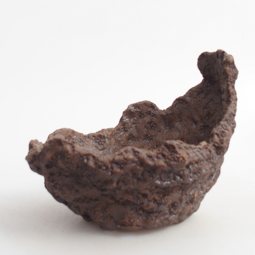 Coquille en céramique 14 x 12 x 13 cm , couleur marron