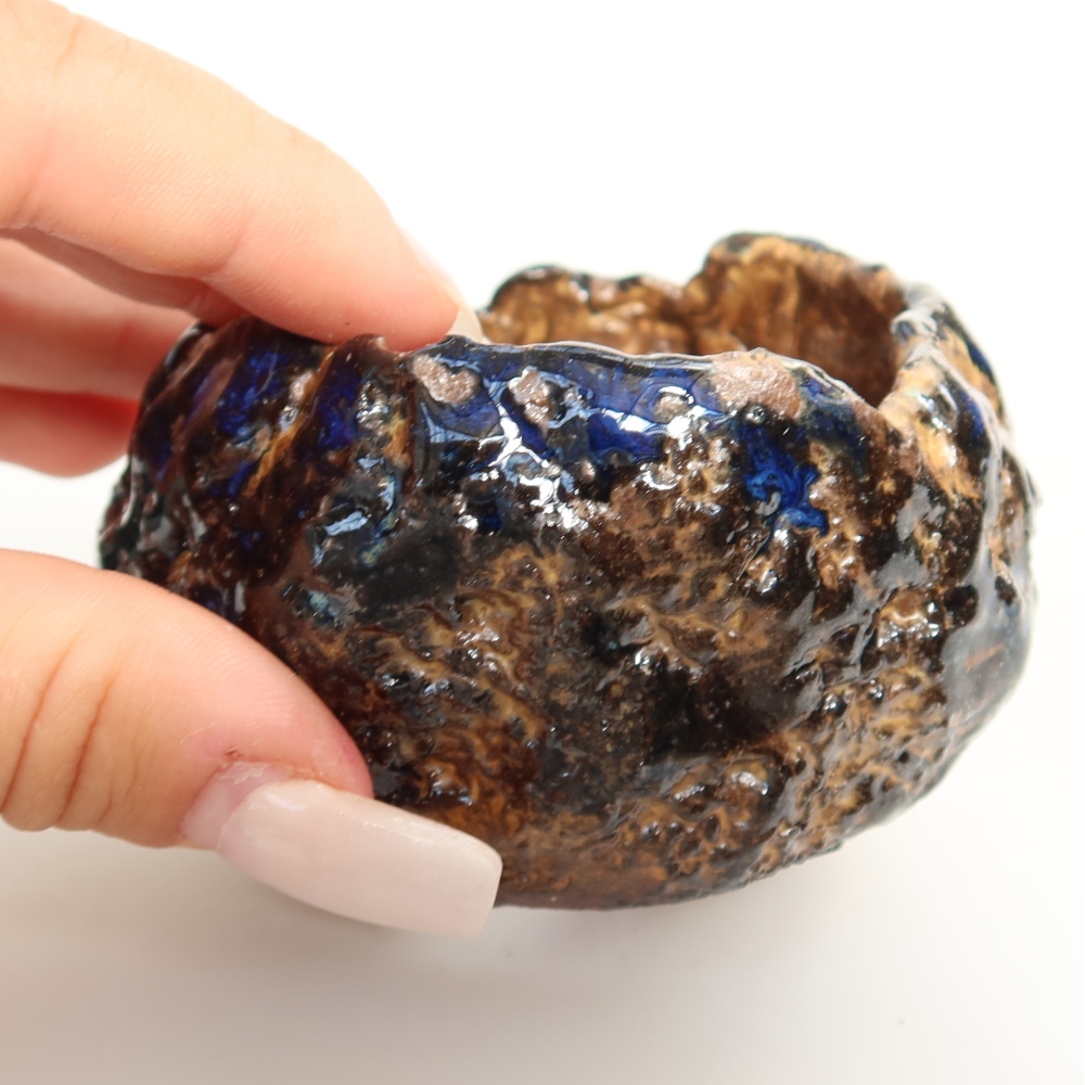 Coquille en céramique  7 x 7 x 5,5 cm, couleur bleu-brun