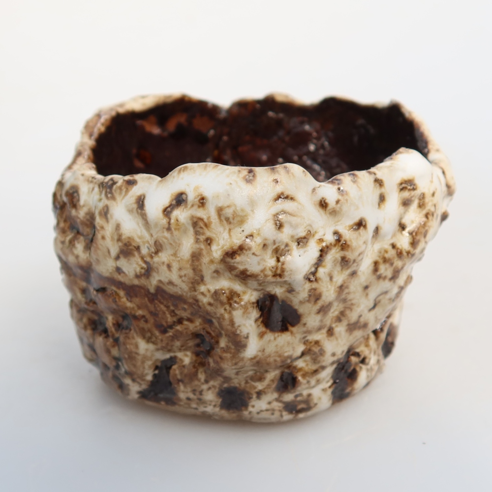 Coquille en céramique  7,5 x 7,5 x 5 cm, couleur blanc-brun