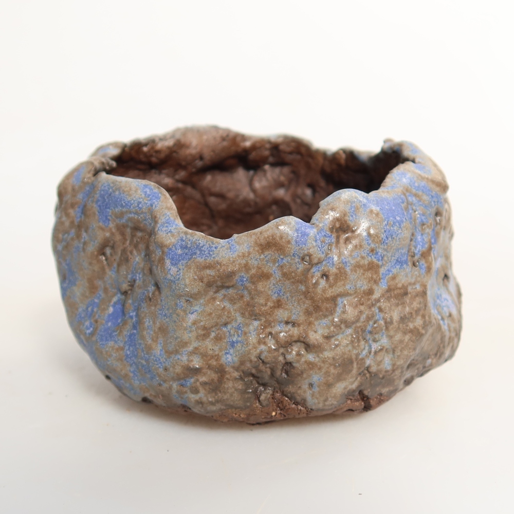 Coquille en céramique  7 x 7 x 5 cm, couleur bleu-brun