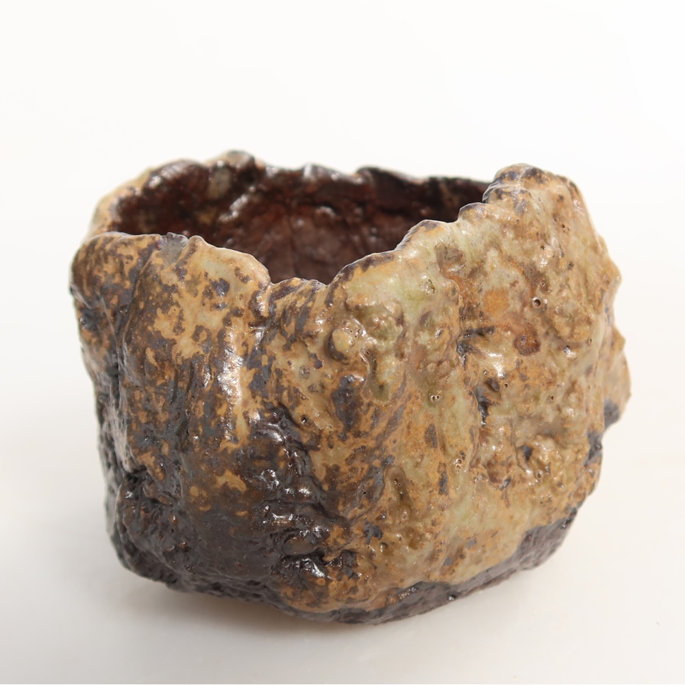 Coquille en céramique  7,5 x 6,5 x 6 cm , couleur marron