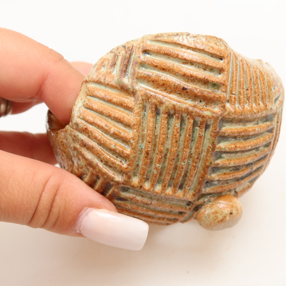 Coque en céramique 9 x 8,5 x 6,5 cm , couleur beige