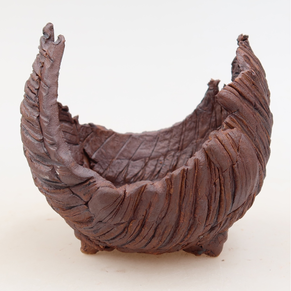 Coquille en céramique  10 x 9 x 9 cm, couleur marron