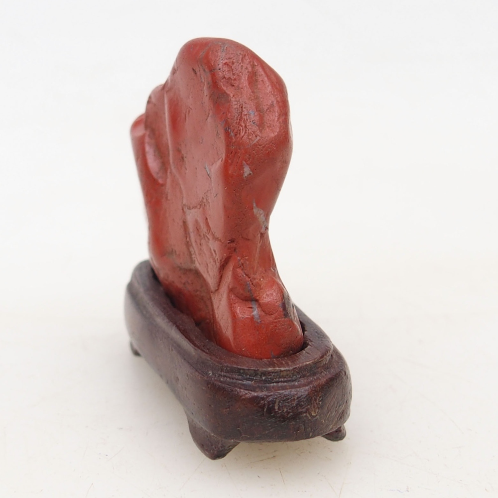 Suiseki - Pierre avec DAI (base en bois)