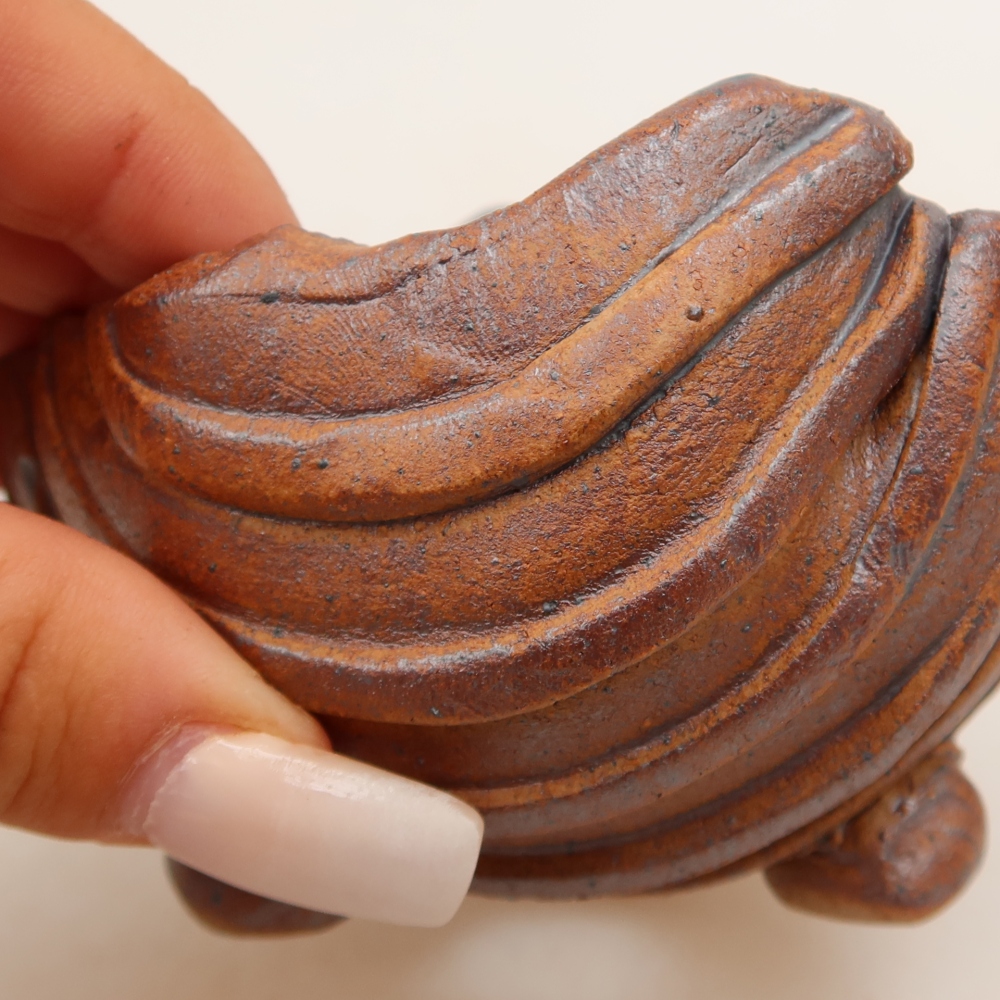 Coquille en céramique 9 x 8,5 x 6 cm , couleur marron