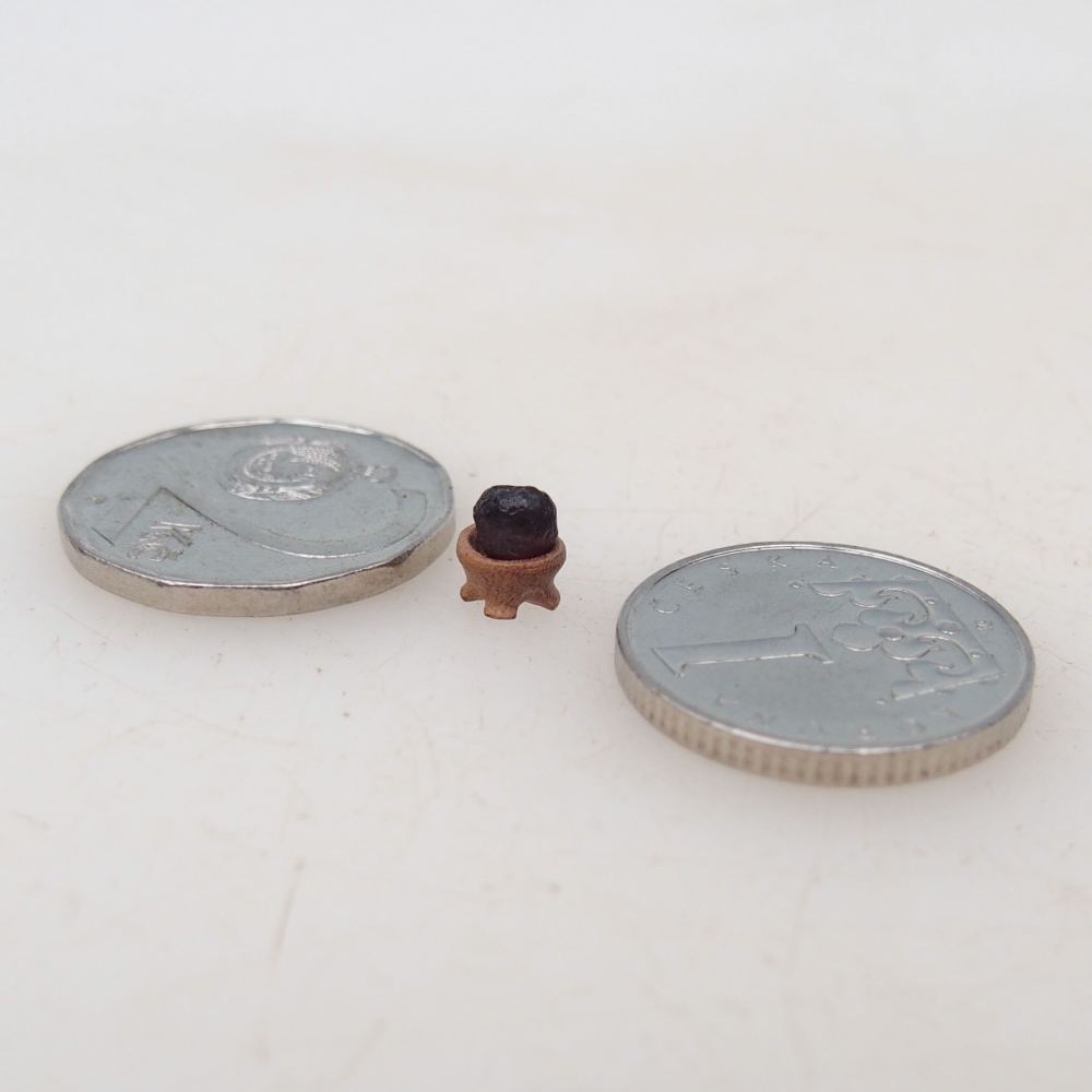 Suiseki - Pierre avec DAI (base en bois)