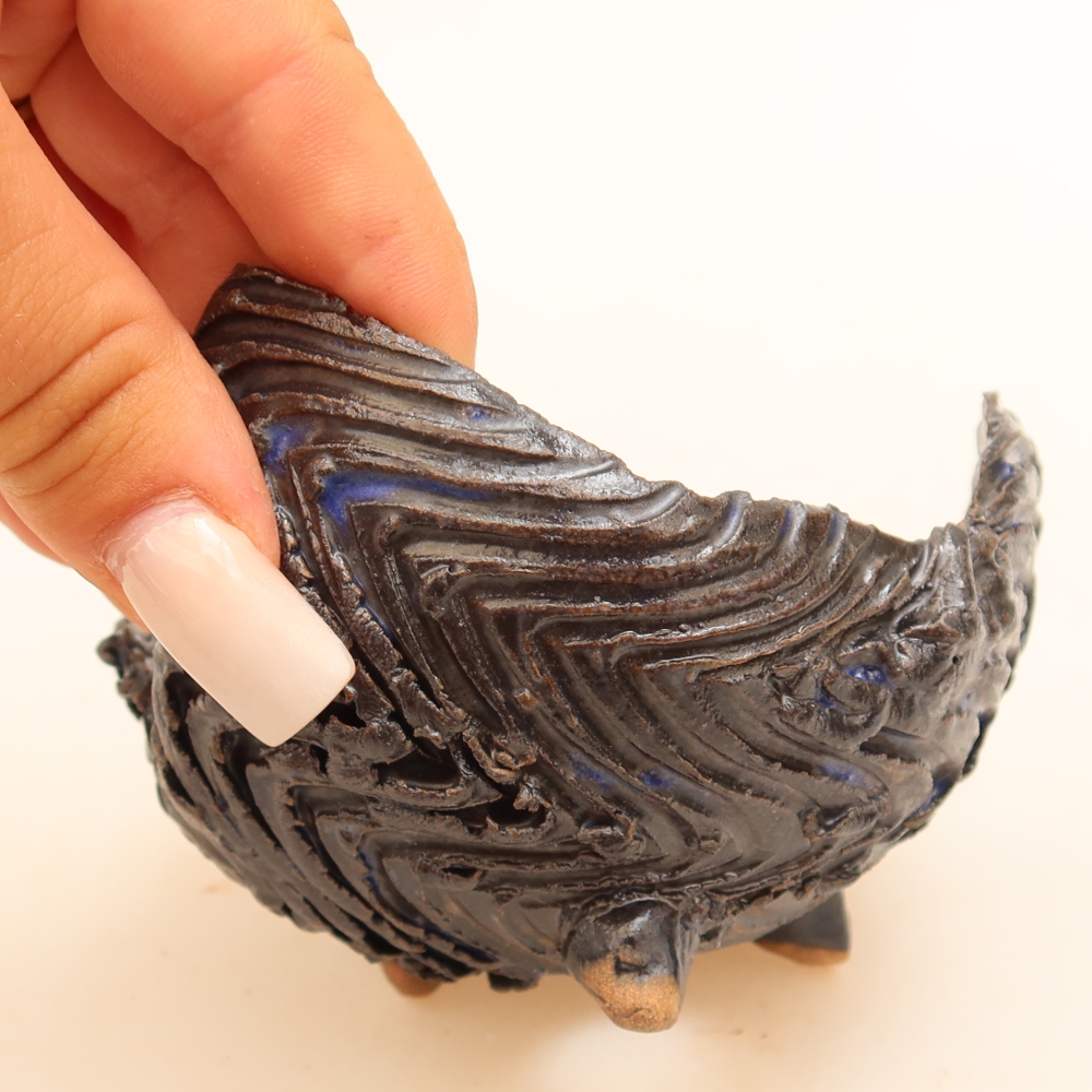 Coquille en céramique  10 x 9,5 x 6,5 cm, couleur bleu-noir