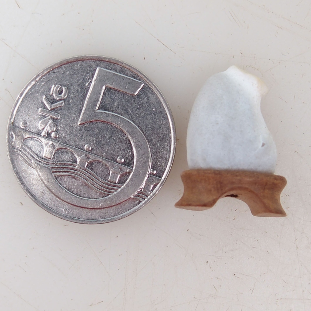 Suiseki - Pierre avec DAI (base en bois)