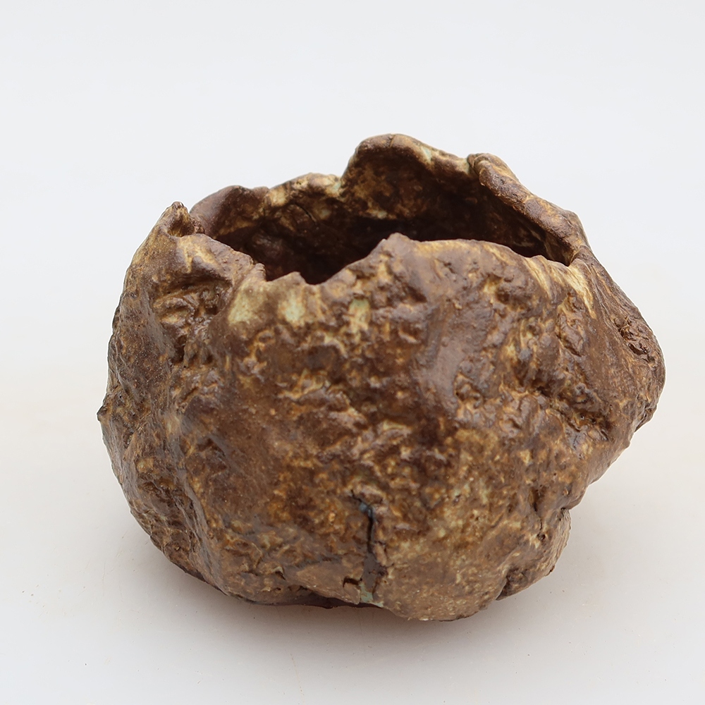 Coquille en céramique  5,5 x 5 x 6 cm , couleur marron