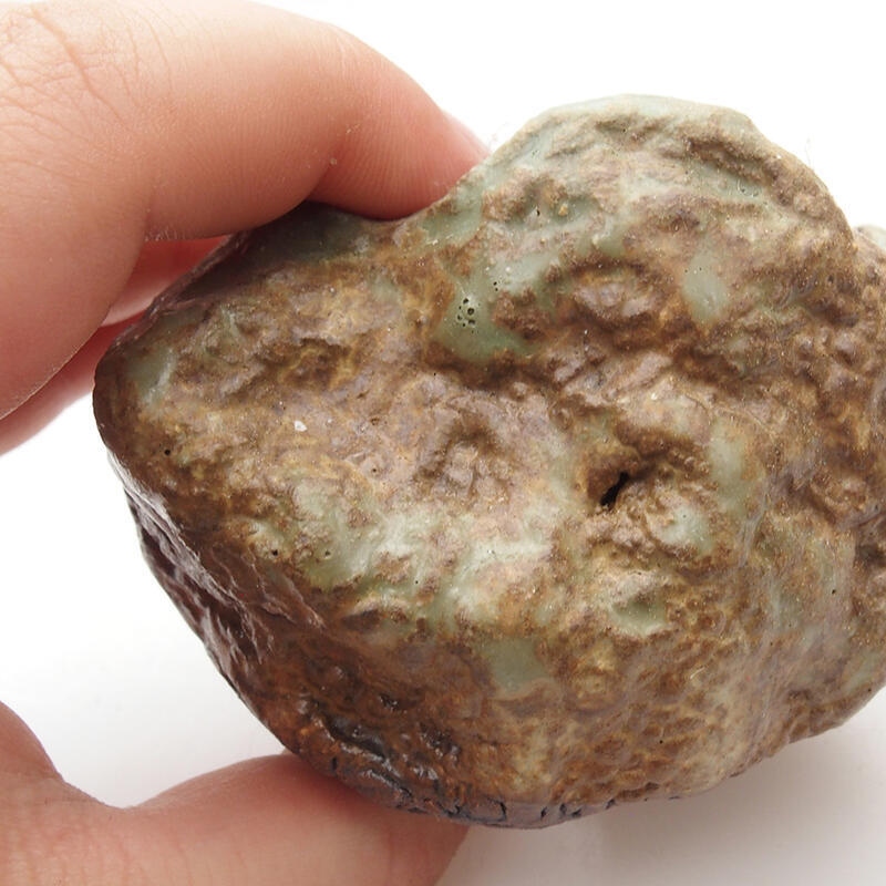 Coquille en céramique 4 x 5 x 4,5 cm , couleur vert-brun