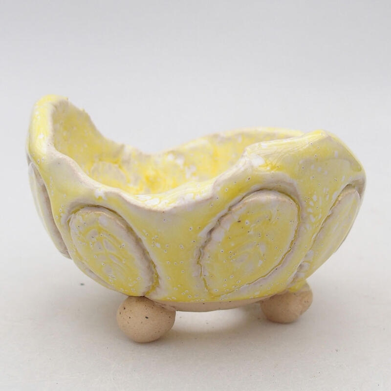 Coquille en céramique 8,5 x 8,5 x 5,5 cm , couleur blanc-jaune