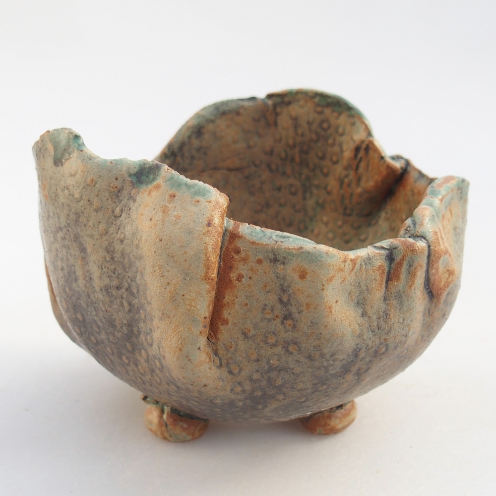 Coquille en céramique 9,5 x 8,5 x 7,5 cm , couleur brun-vert