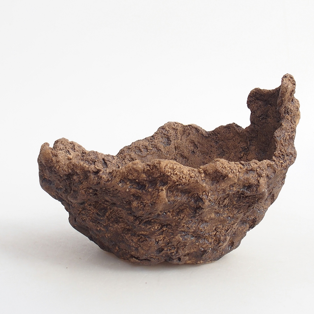 Coquille en céramique 13,5 x 12 x 11,5 cm , couleur marron