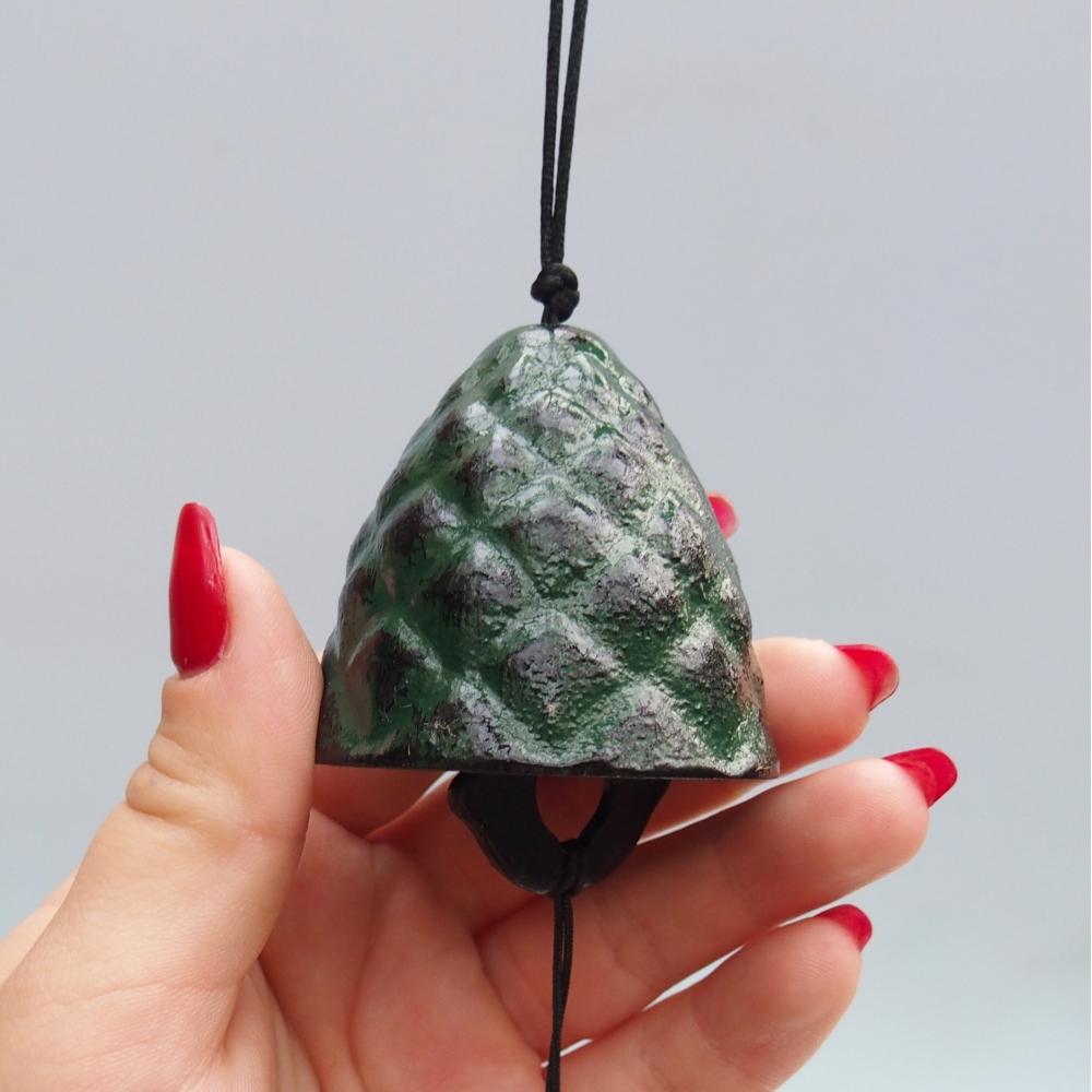 Cloche en métal, couleur verte