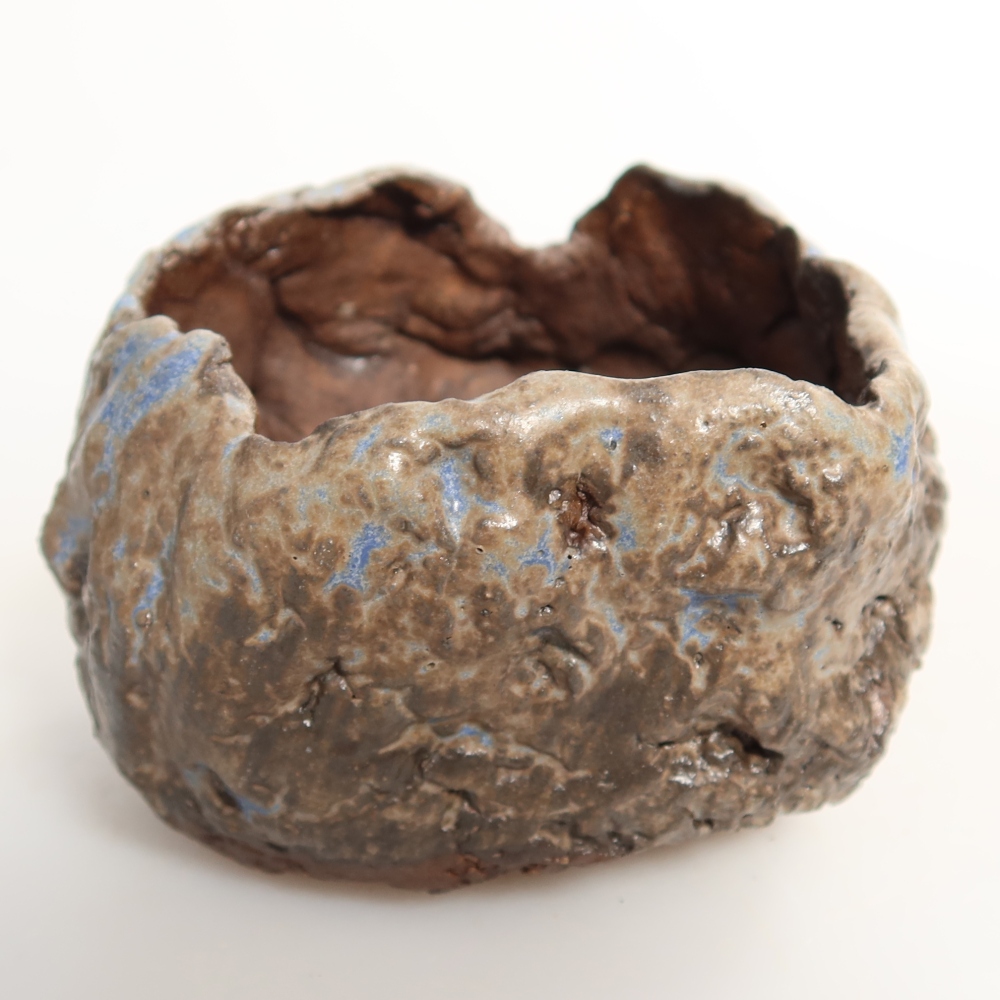 Coquille en céramique  7 x 7 x 5,5 cm, couleur bleu-brun
