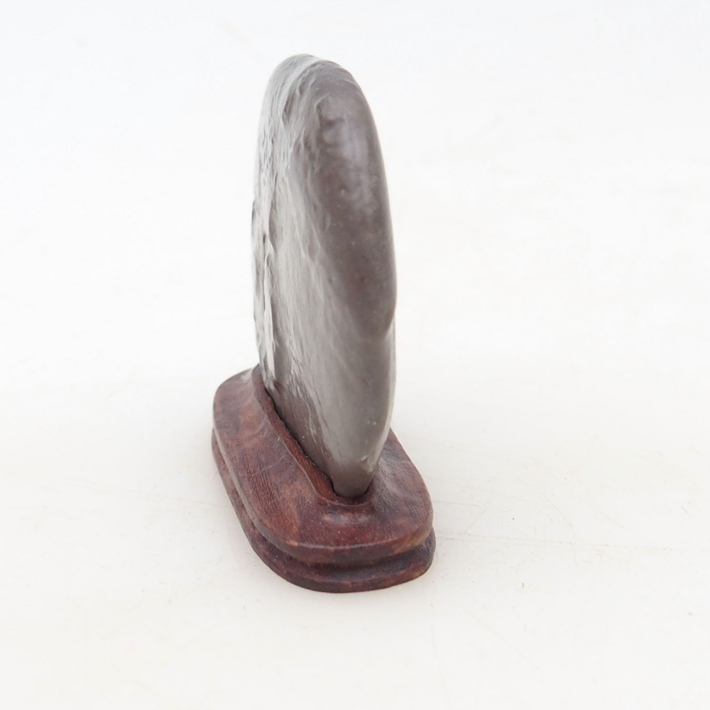 Suiseki - Pierre avec DAI (base en bois)