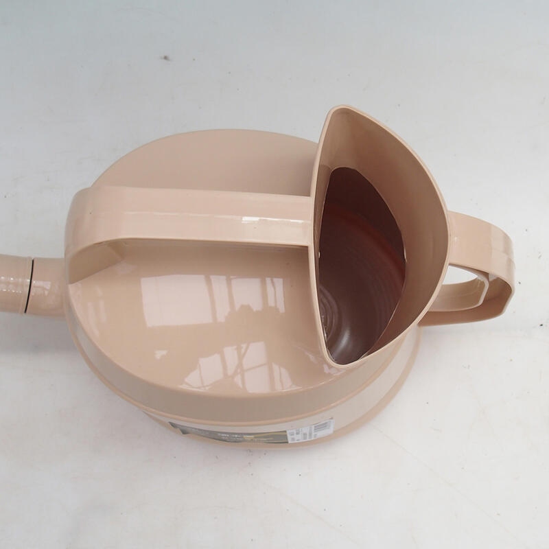 Arrosoir en plastique 4,5 litres Beige