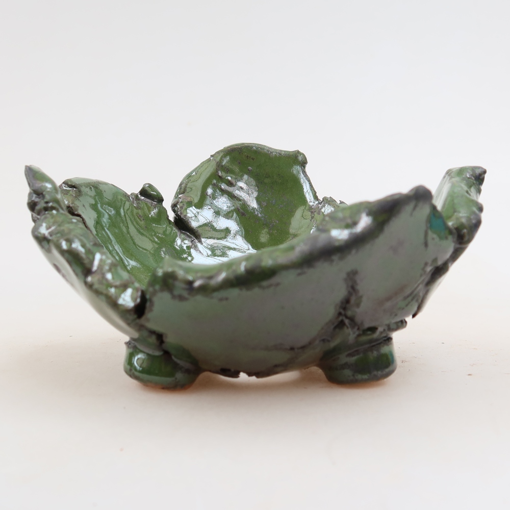 Coquille en céramique  12 x 11 x 6,5 cm, couleur verte