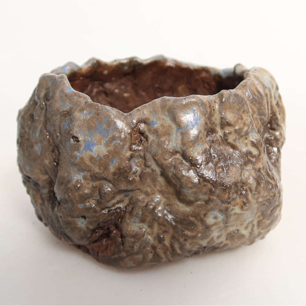 Coquille en céramique  7 x 7 x 5 cm, couleur bleu-brun