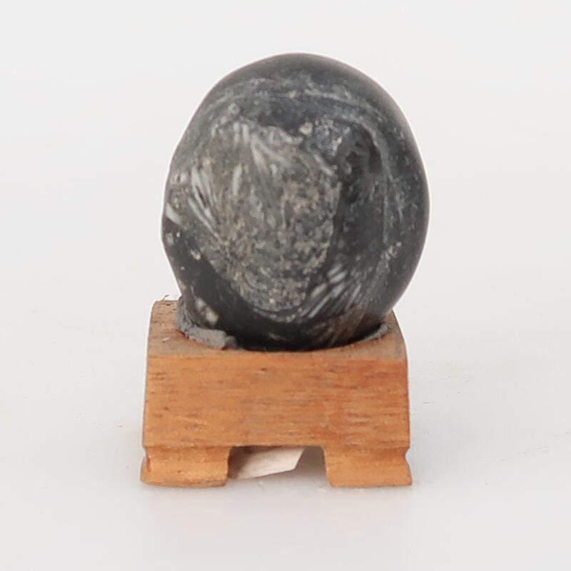 Suiseki - Pierre avec DAI (base en bois)