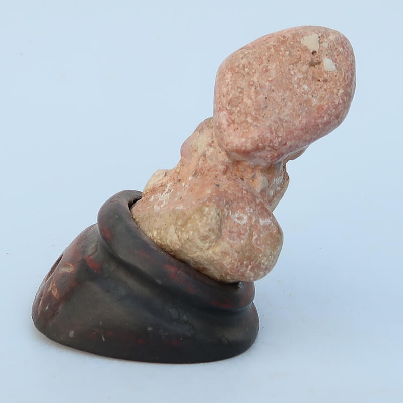 Suiseki - Pierre avec DAI (base en bois)