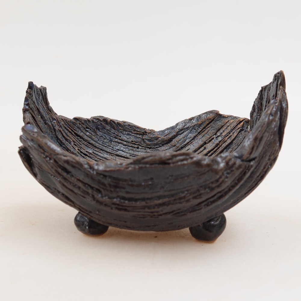 Coquille en céramique  10,5 x 8,5 x 6,5 cm, couleur noir-vert