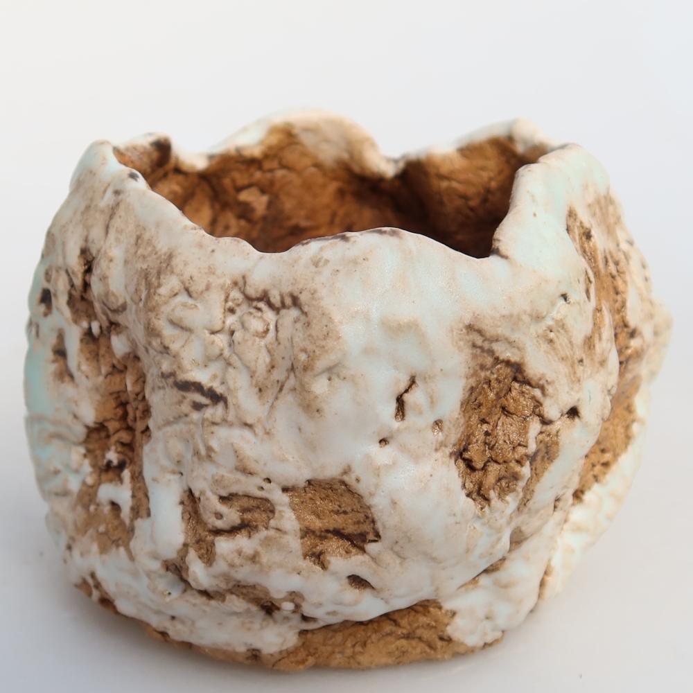Coquille en céramique  7 x 7 x 6 cm, couleur blanc-brun