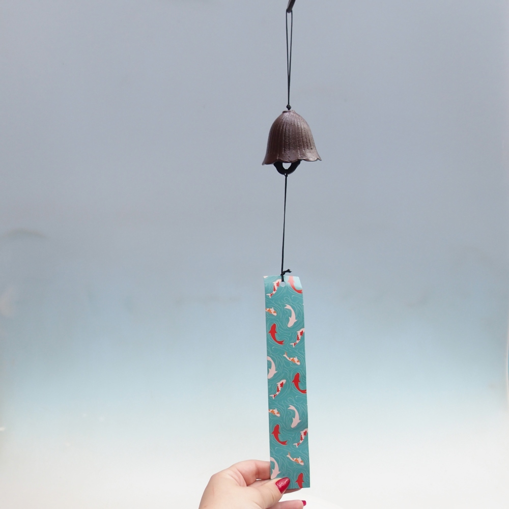 Cloche en métal, couleur marron